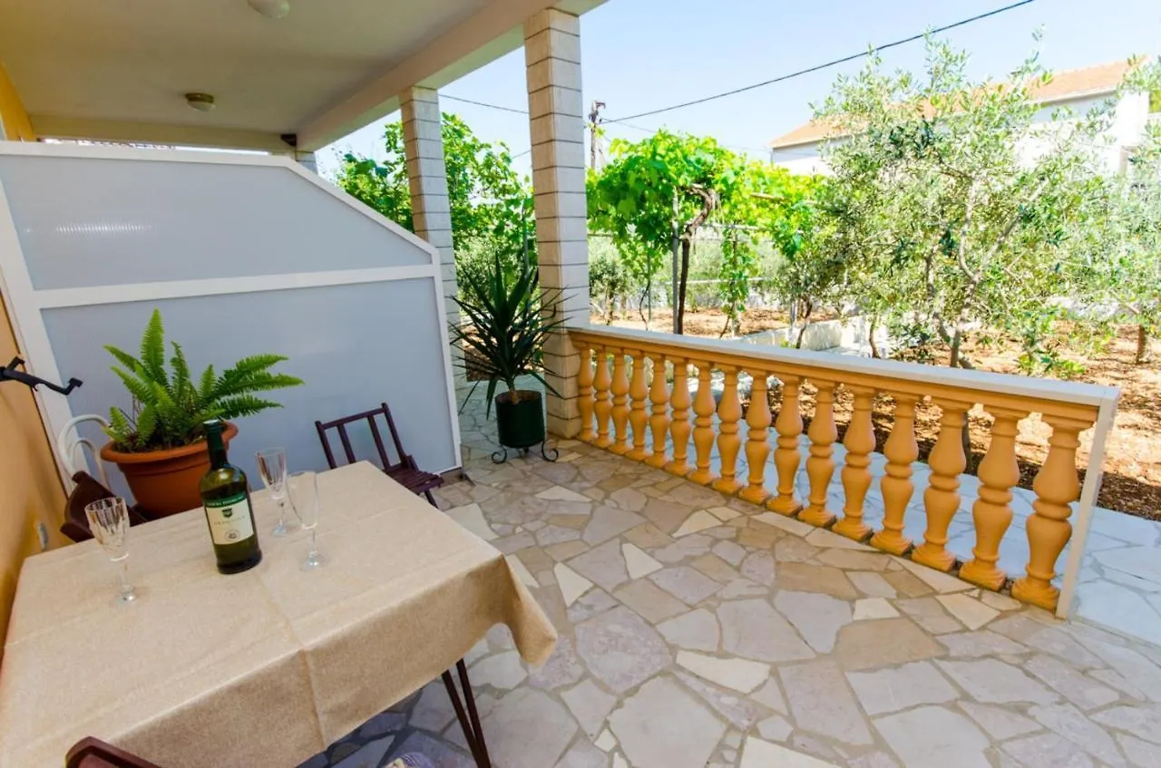 Apartments Ivana Trogir 0*,  Kroatien